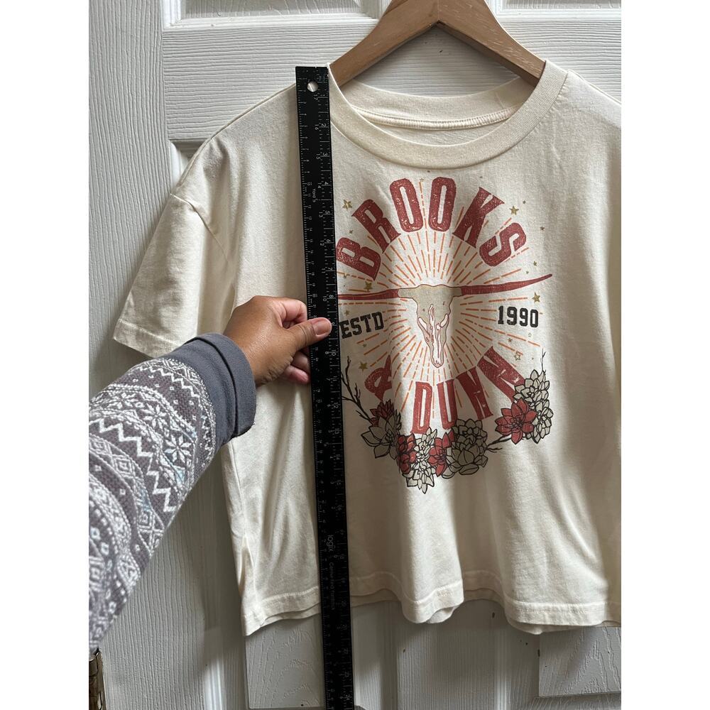 Brooks & Dunn Women’s Skull Flower Graphic Boxy Crop Tee Shirt Medium Country - Picture 7 of 8